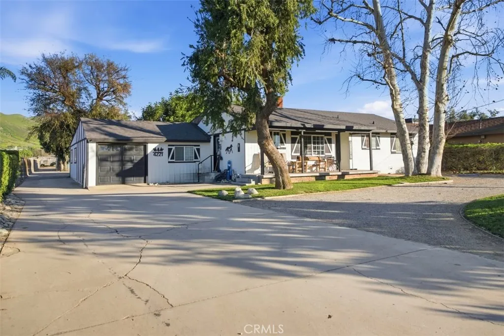 4221 Hillside Avenue, Norco, California 92860 home-pic-1