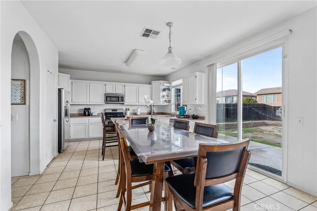 14286 Tortoise, Victorville, California 92394 home-pic-8