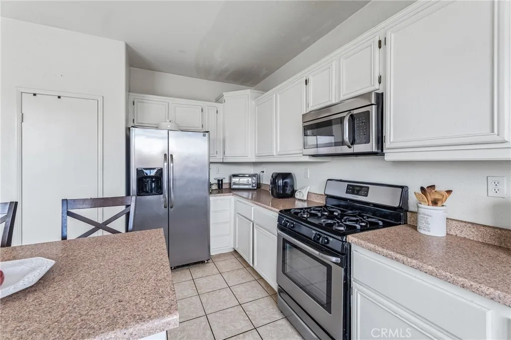 14286 Tortoise, Victorville, California 92394 home-pic-12