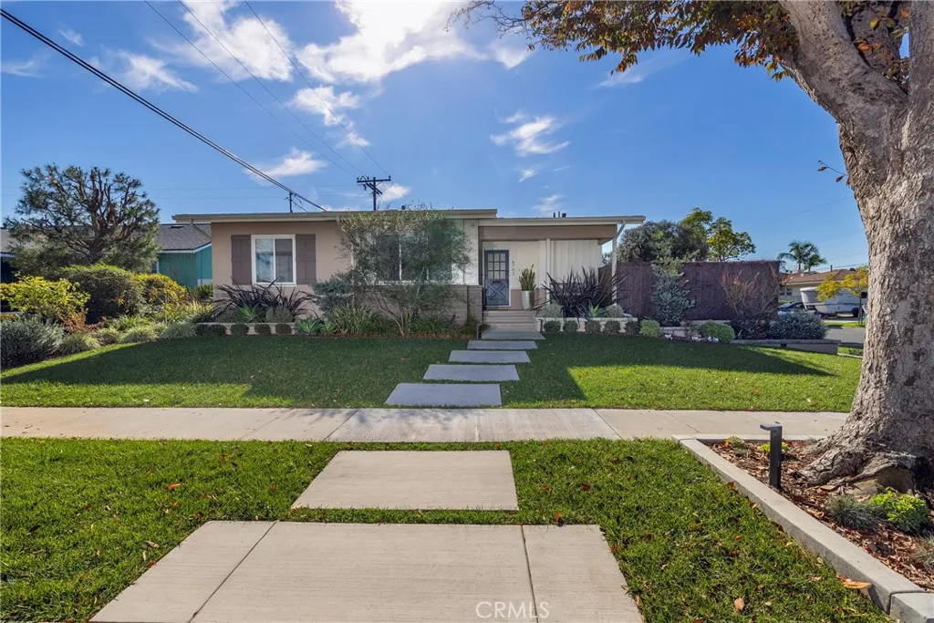 6702 E El Salvador Street, Long Beach, California 90815 home-pic-1