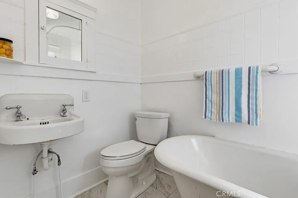 741 W 40th Street, San Pedro, California 90731 home-pic-18