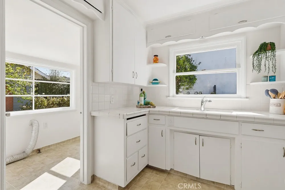 741 W 40th Street, San Pedro, California 90731 home-pic-11
