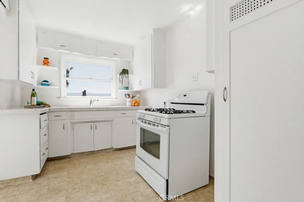 741 W 40th Street, San Pedro, California 90731 home-pic-10