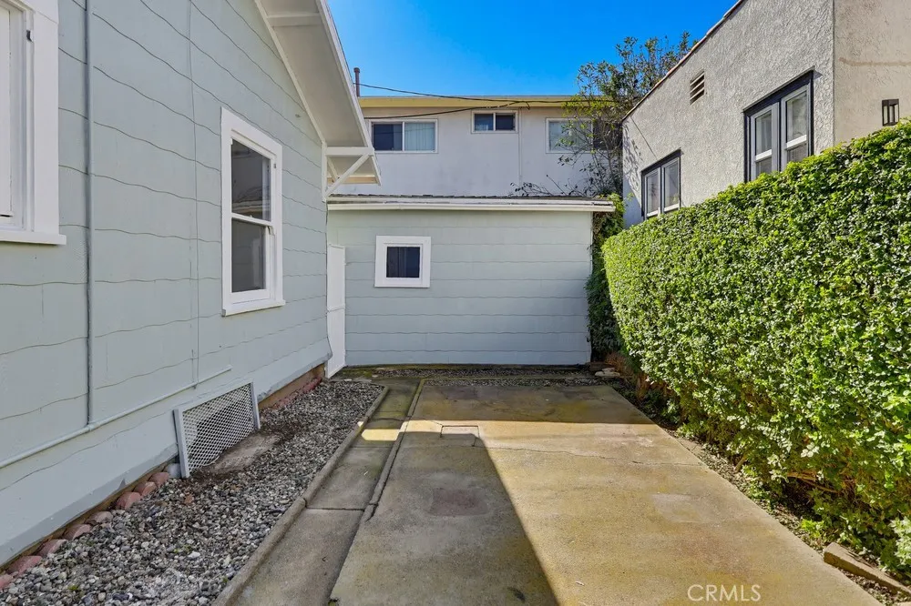 741 W 40th Street, San Pedro, California 90731 home-pic-23