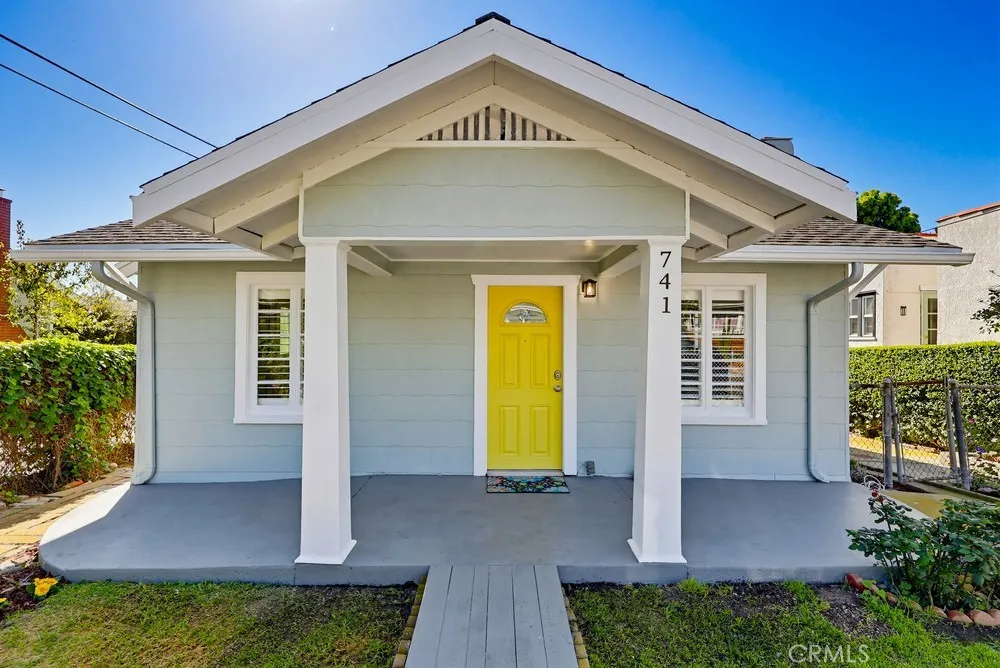 741 W 40th Street, San Pedro, California 90731 home-pic-2