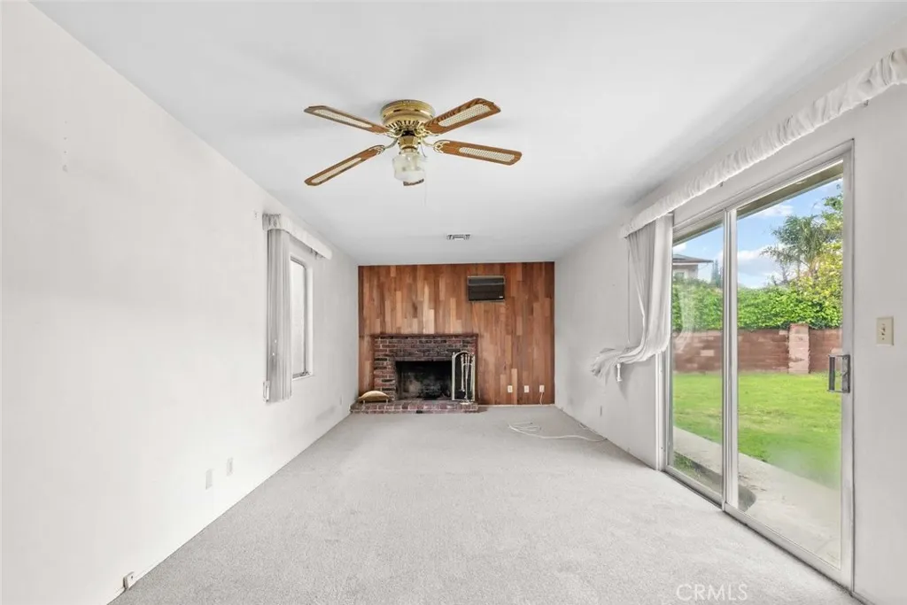 9825 Tujunga Canyon Place, Tujunga, California 91042 home-pic-18