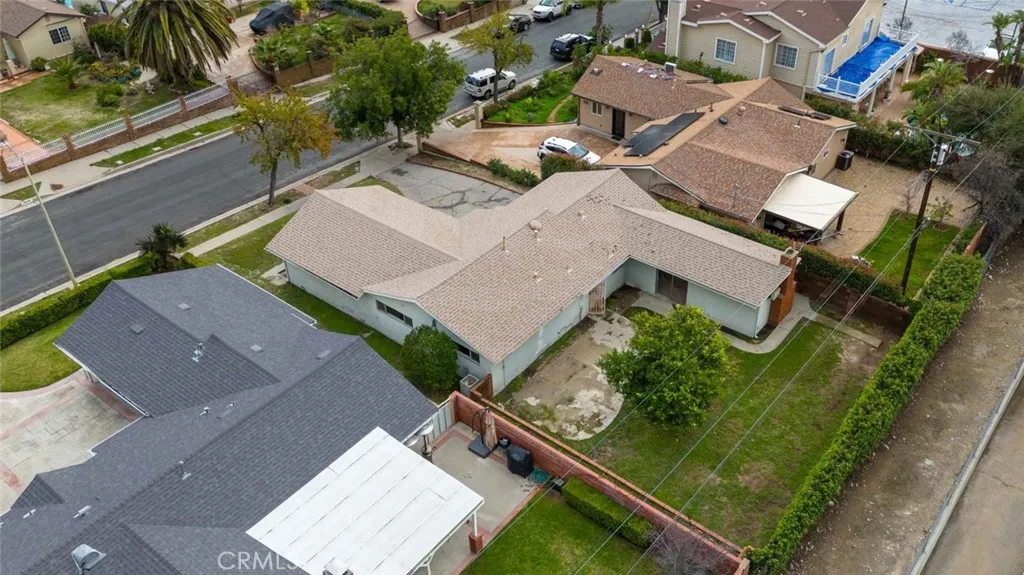 9825 Tujunga Canyon Place, Tujunga, California 91042 home-pic-33