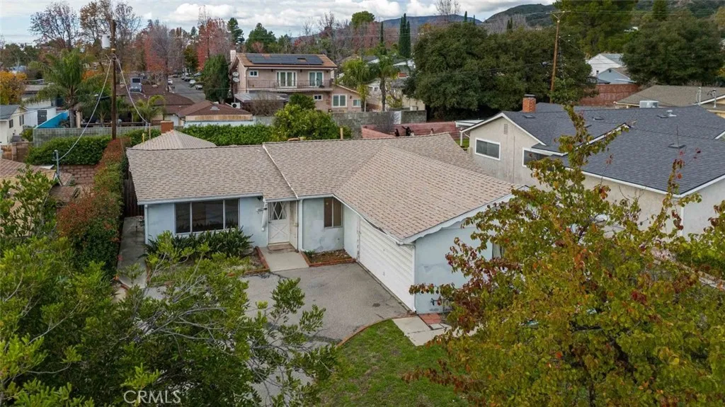 9825 Tujunga Canyon Place, Tujunga, California 91042 home-pic-2