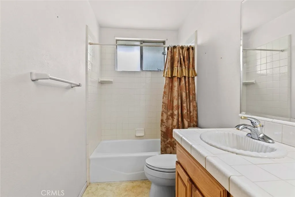 9825 Tujunga Canyon Place, Tujunga, California 91042 home-pic-22