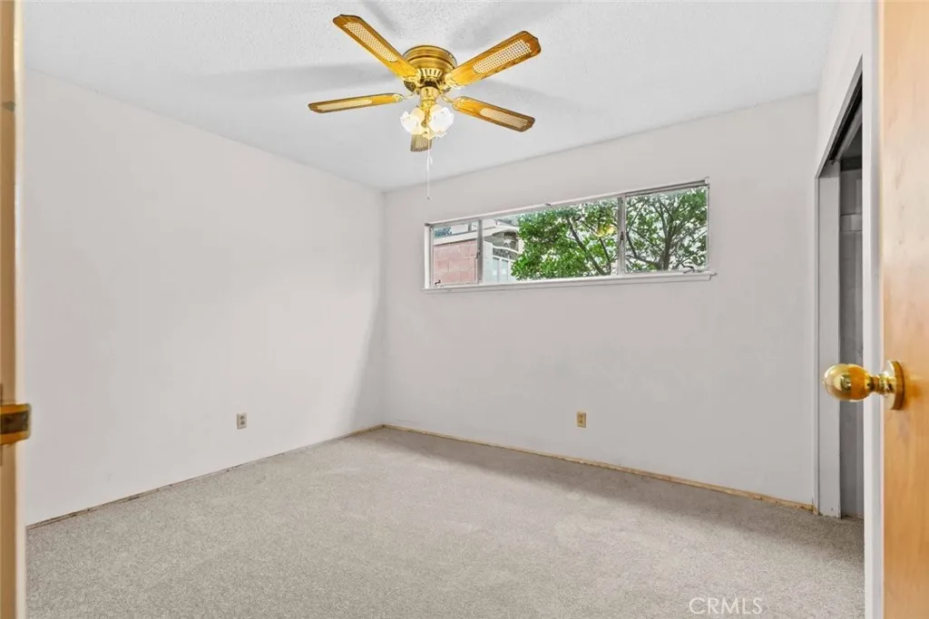 9825 Tujunga Canyon Place, Tujunga, California 91042 home-pic-26