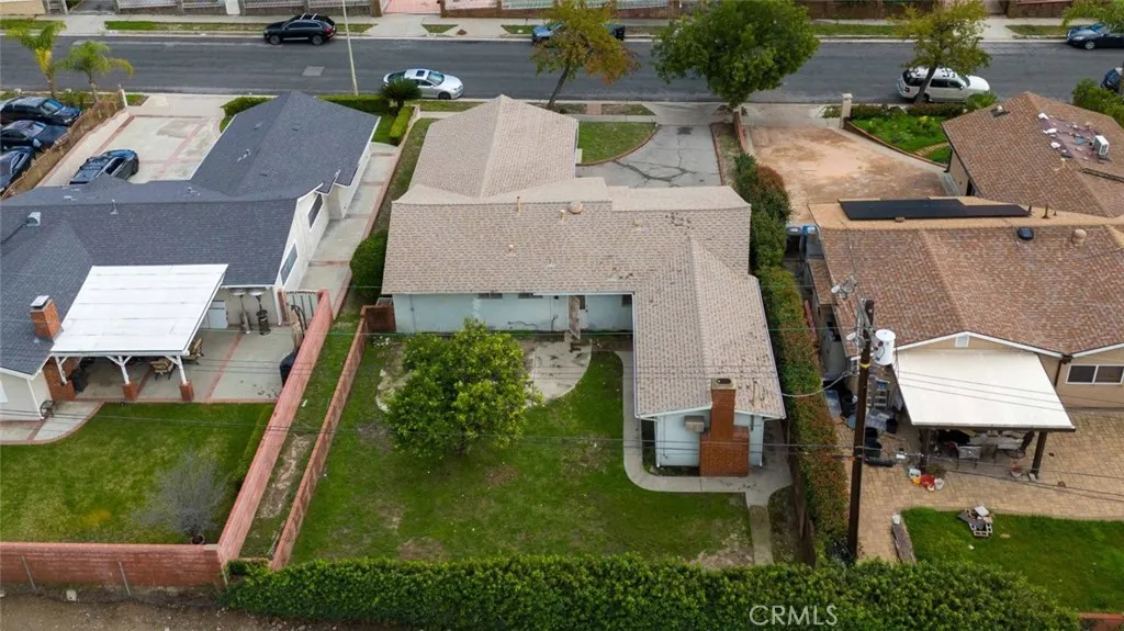 9825 Tujunga Canyon Place, Tujunga, California 91042 home-pic-32