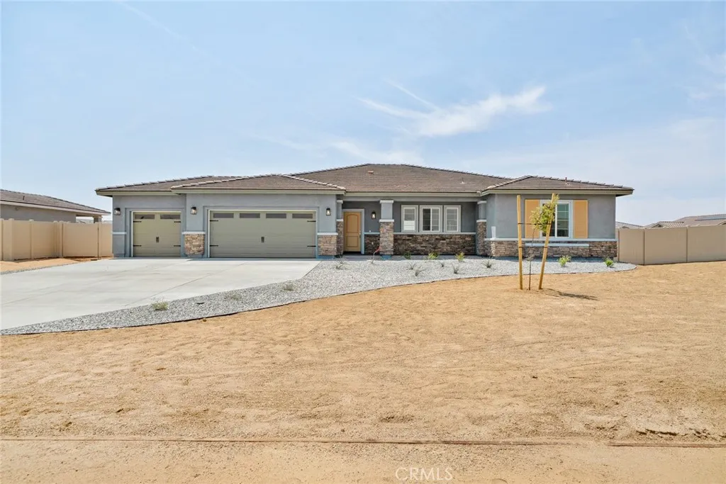14891 Desert Lily Court, Apple Valley, California 92307 home-pic-1