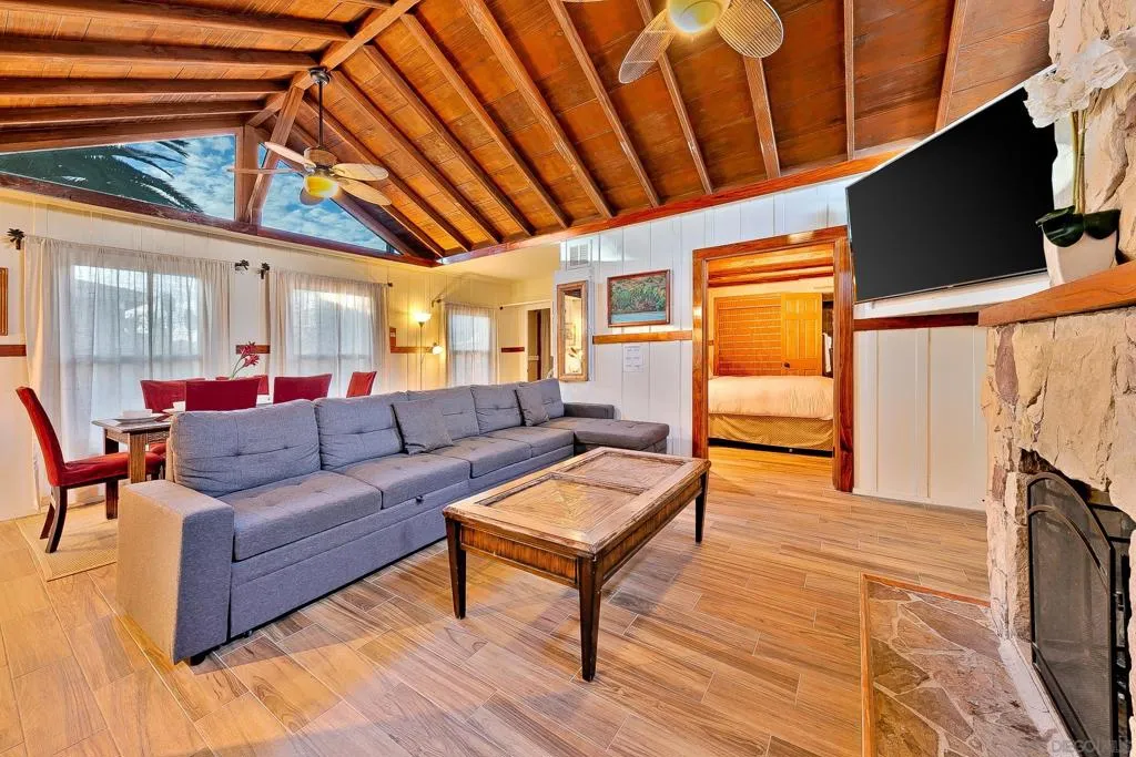 370 72 Nautilus St, La Jolla, California 92037 home-pic-4