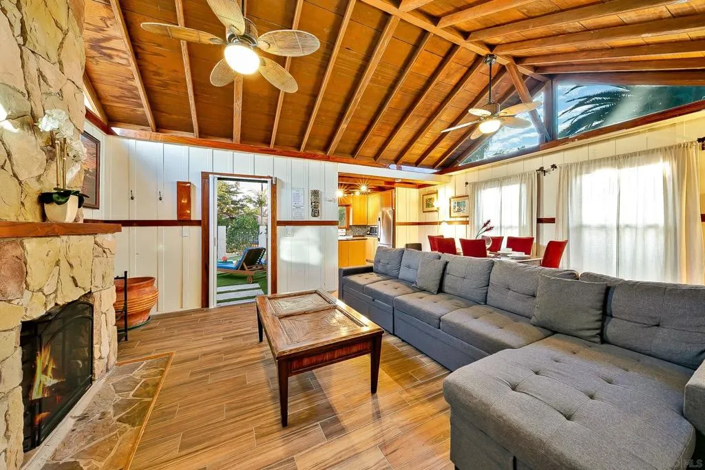 370 72 Nautilus St, La Jolla, California 92037 home-pic-3
