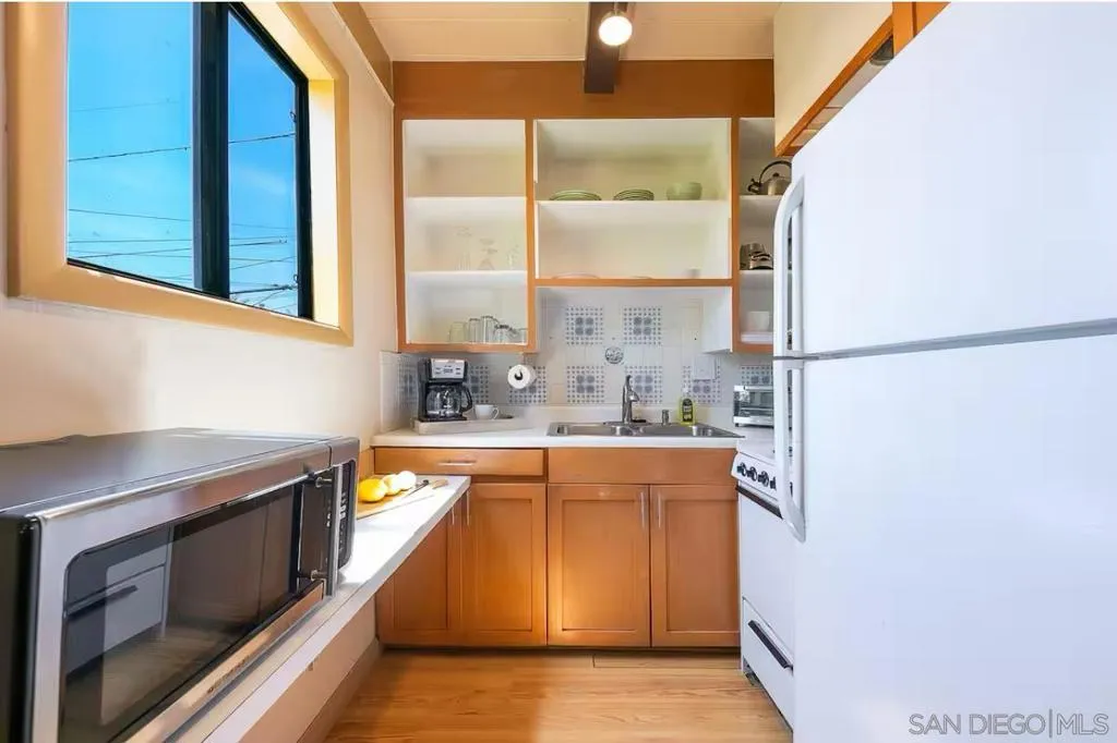 370 72 Nautilus St, La Jolla, California 92037 home-pic-28