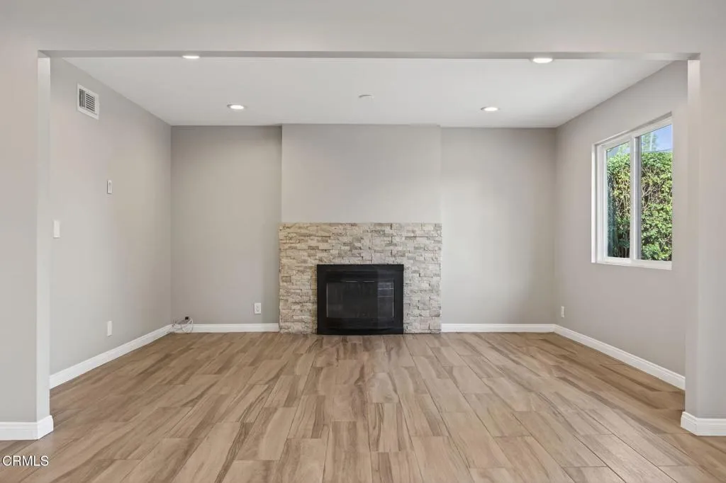 7500 Sale Avenue, Los Angeles, California 91307 home-pic-12