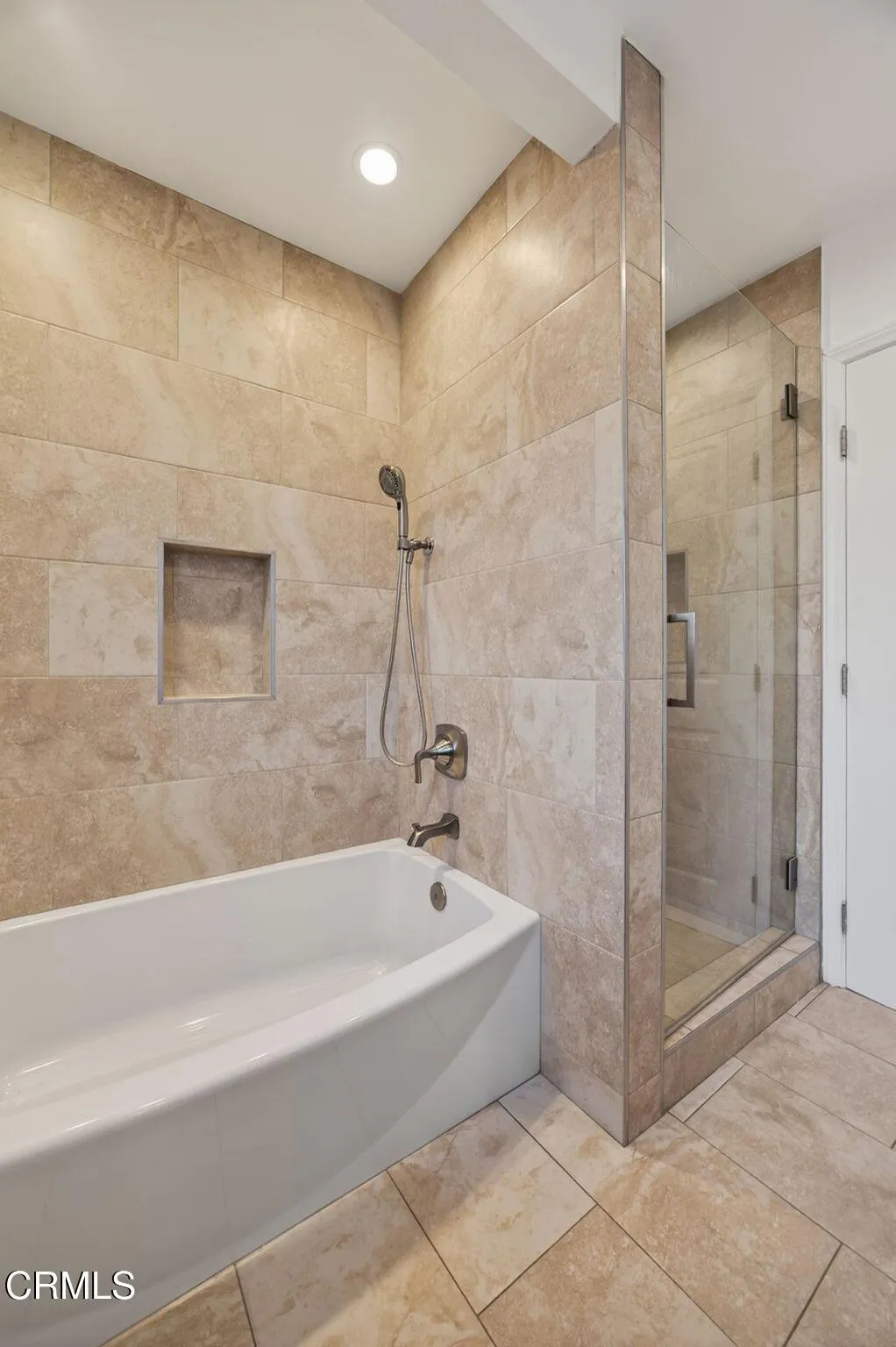7500 Sale Avenue, Los Angeles, California 91307 home-pic-24