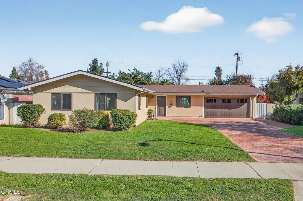 7500 Sale Avenue, Los Angeles, California 91307 home-pic-1