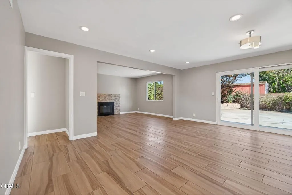 7500 Sale Avenue, Los Angeles, California 91307 home-pic-3