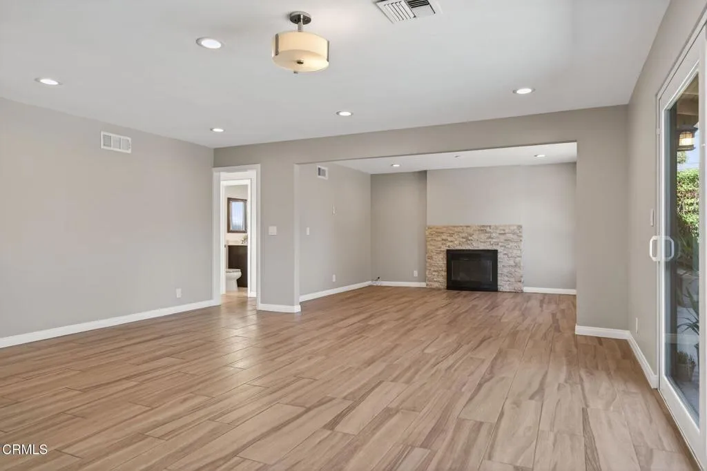 7500 Sale Avenue, Los Angeles, California 91307 home-pic-4