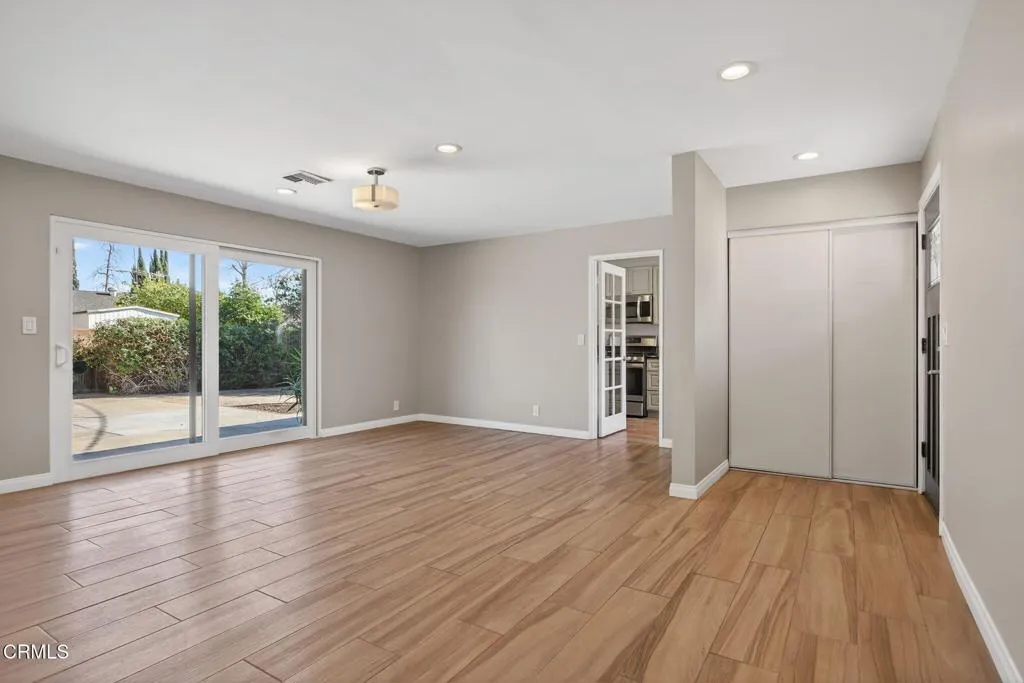 7500 Sale Avenue, Los Angeles, California 91307 home-pic-2