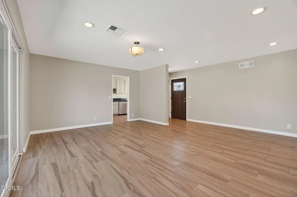 7500 Sale Avenue, Los Angeles, California 91307 home-pic-8