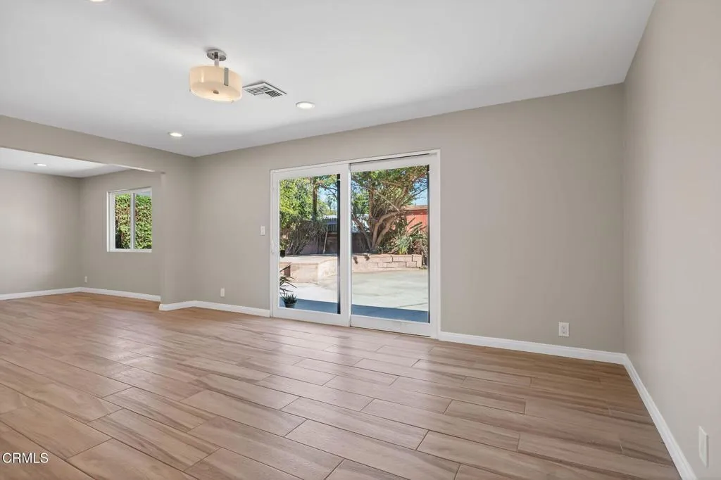 7500 Sale Avenue, Los Angeles, California 91307 home-pic-6