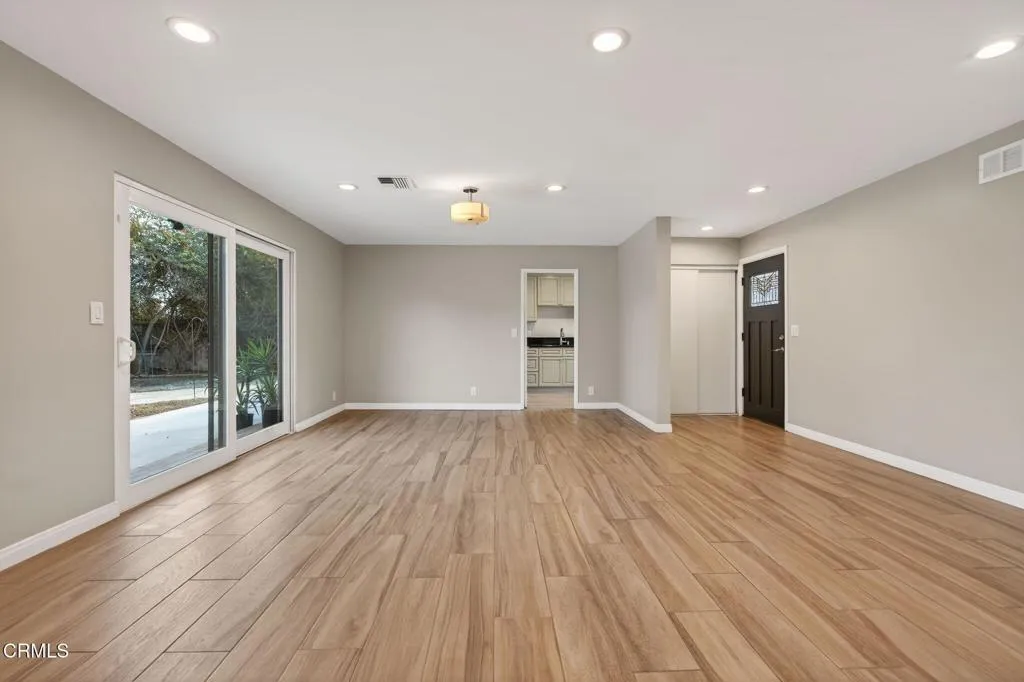 7500 Sale Avenue, Los Angeles, California 91307 home-pic-7