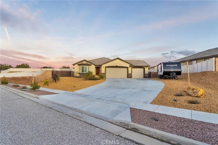 7249 Dayton, Hesperia, California 92345