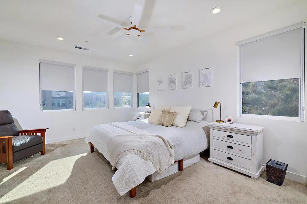 10992 Lotta Ct, San Diego, California 92126 home-pic-18