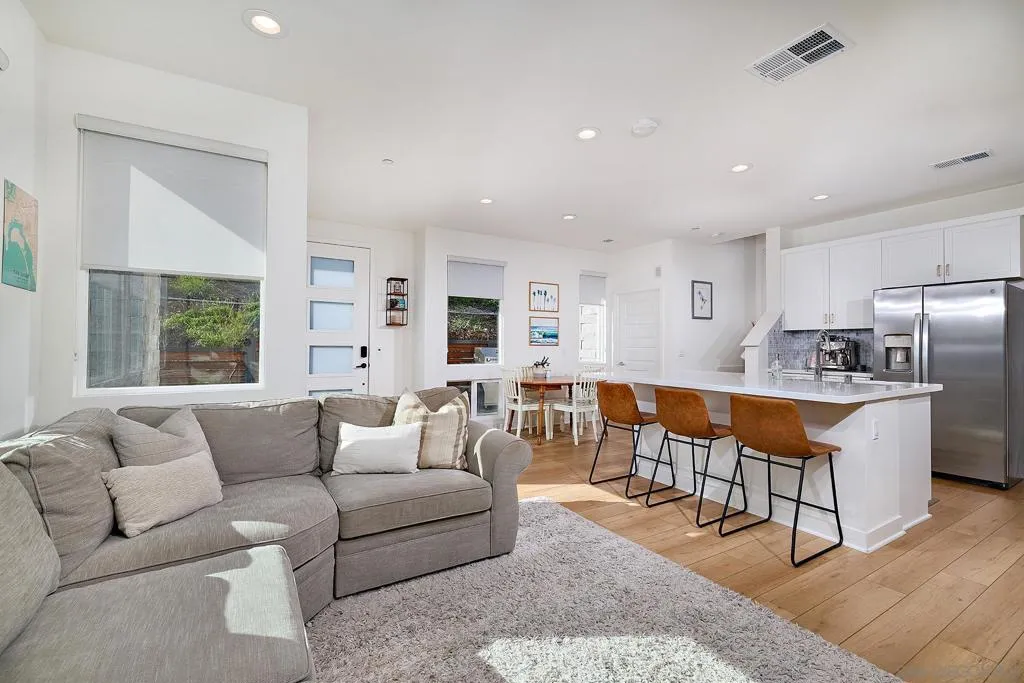 10992 Lotta Ct, San Diego, California 92126 home-pic-11
