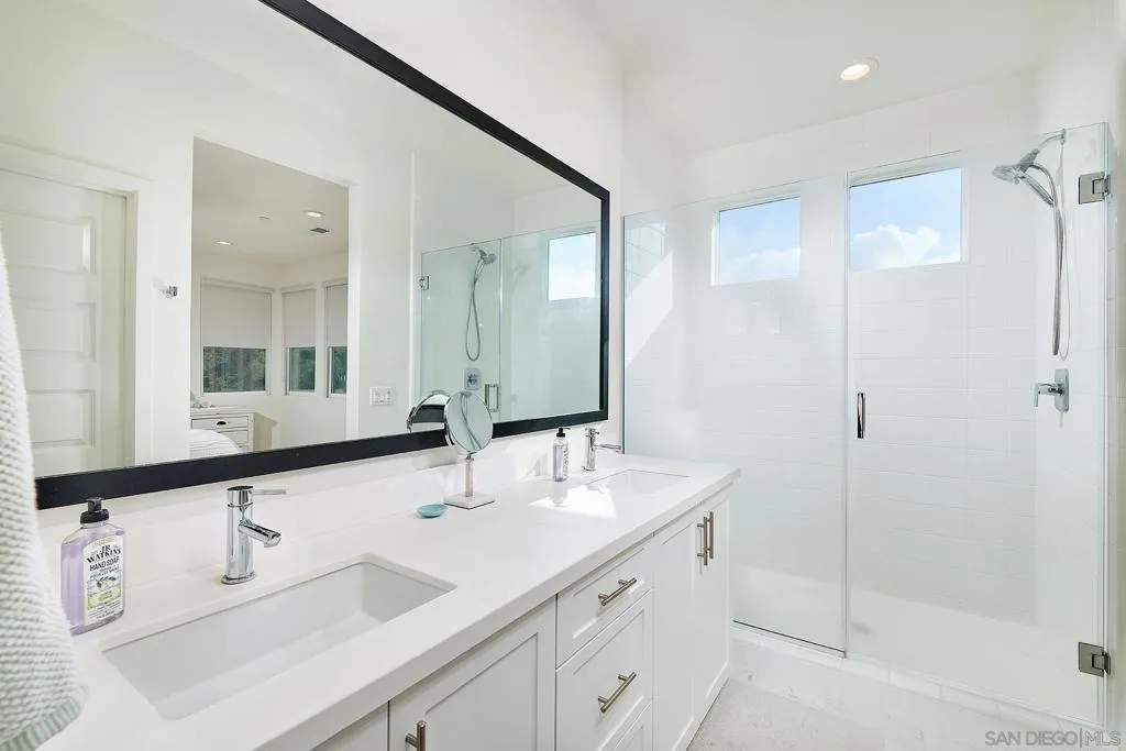 10992 Lotta Ct, San Diego, California 92126 home-pic-20