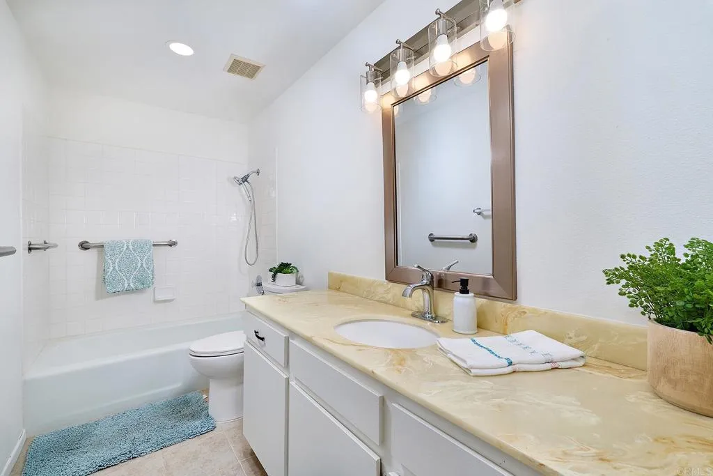 1128 Calle Del Baston, San Marcos, California 92078 home-pic-26