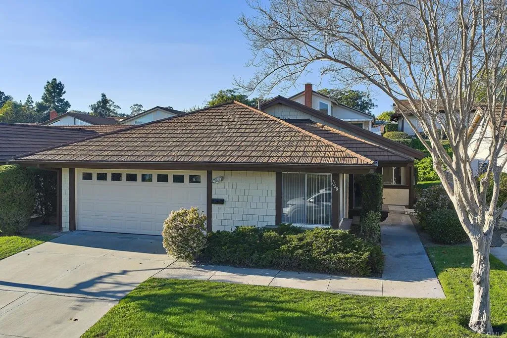 1128 Calle Del Baston, San Marcos, California 92078 home-pic-27