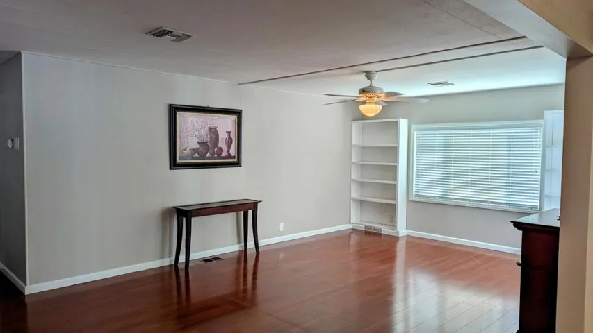 251013 Red Cir Ad Pics 09