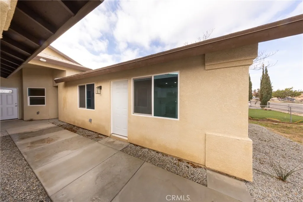 16241 Chestnut Street, Hesperia, California 92345 home-pic-8