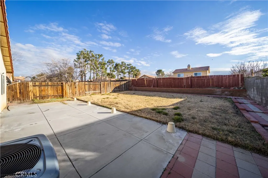 622 E Avenue J11, Lancaster, California 93535 home-pic-25