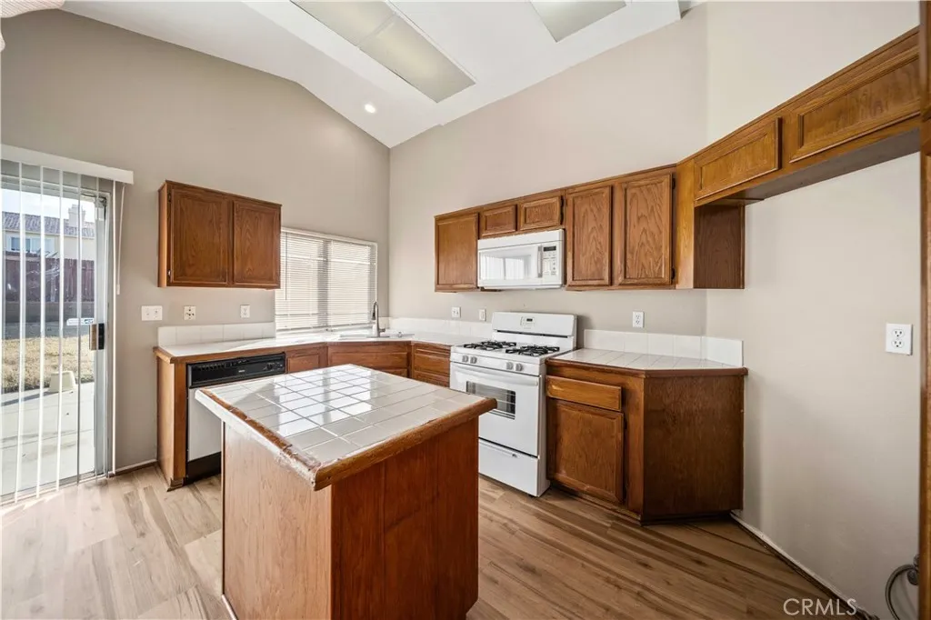 622 E Avenue J11, Lancaster, California 93535 home-pic-13