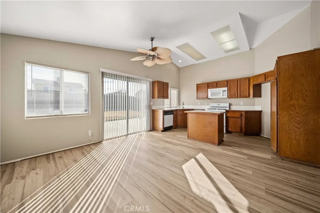 622 E Avenue J11, Lancaster, California 93535 home-pic-9
