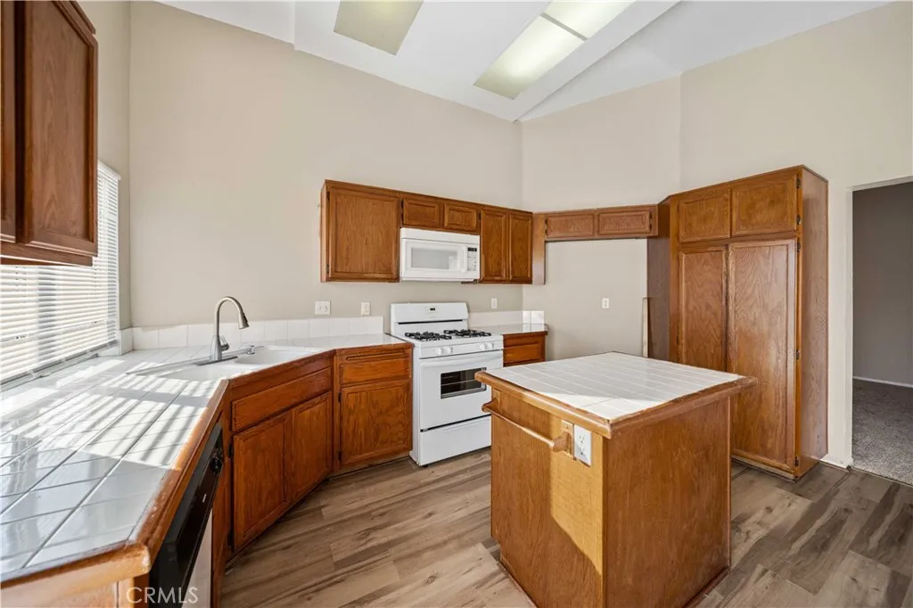 622 E Avenue J11, Lancaster, California 93535 home-pic-12