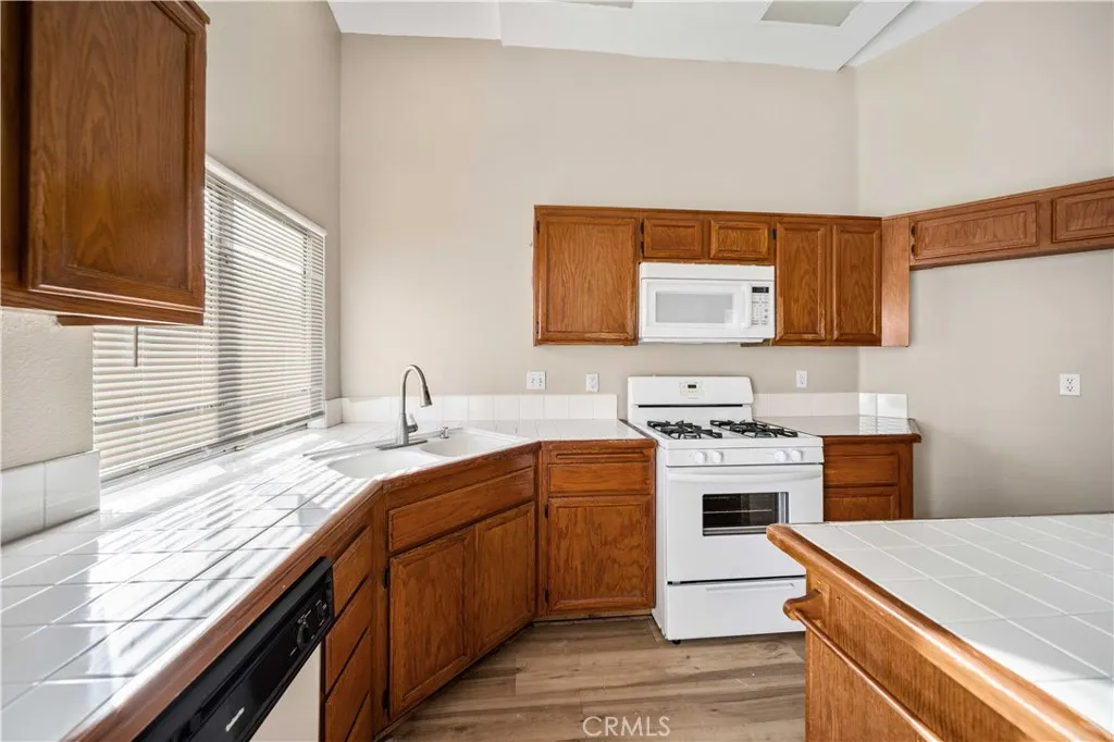 622 E Avenue J11, Lancaster, California 93535 home-pic-15