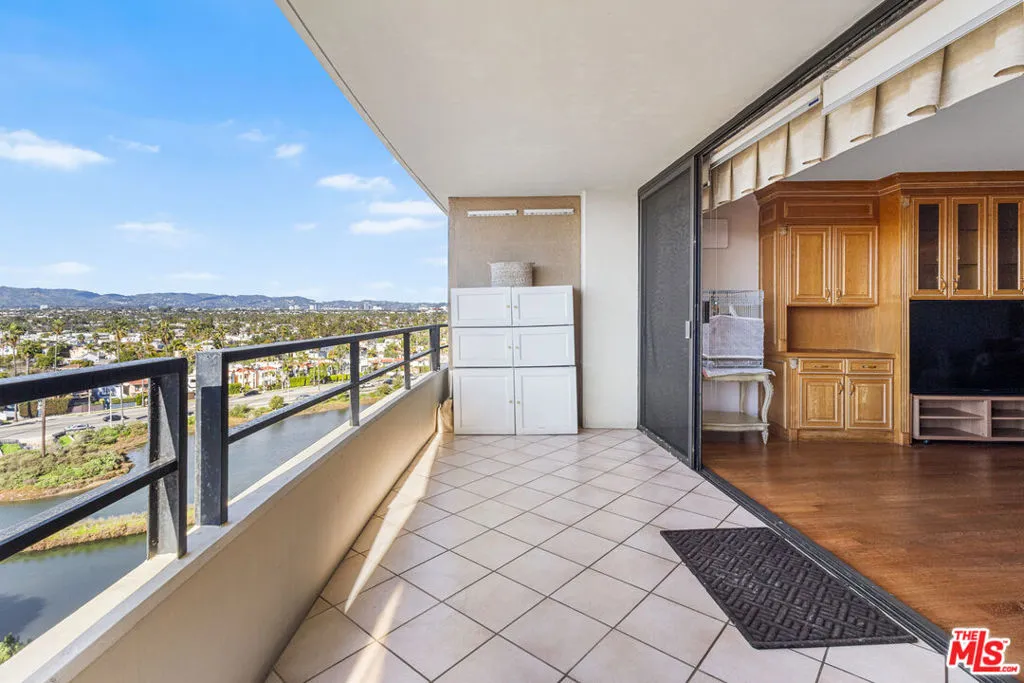 4265 Marina City Drive 601, Marina Del Rey, California 90292 home-pic-6