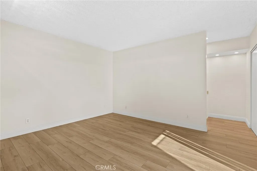 5651 Sumner Way 310, Culver City, California 90230 home-pic-19