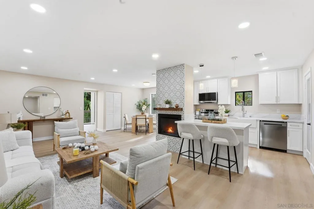 2564 Navarra Dr 115, Carlsbad, California 92009 home-pic-1