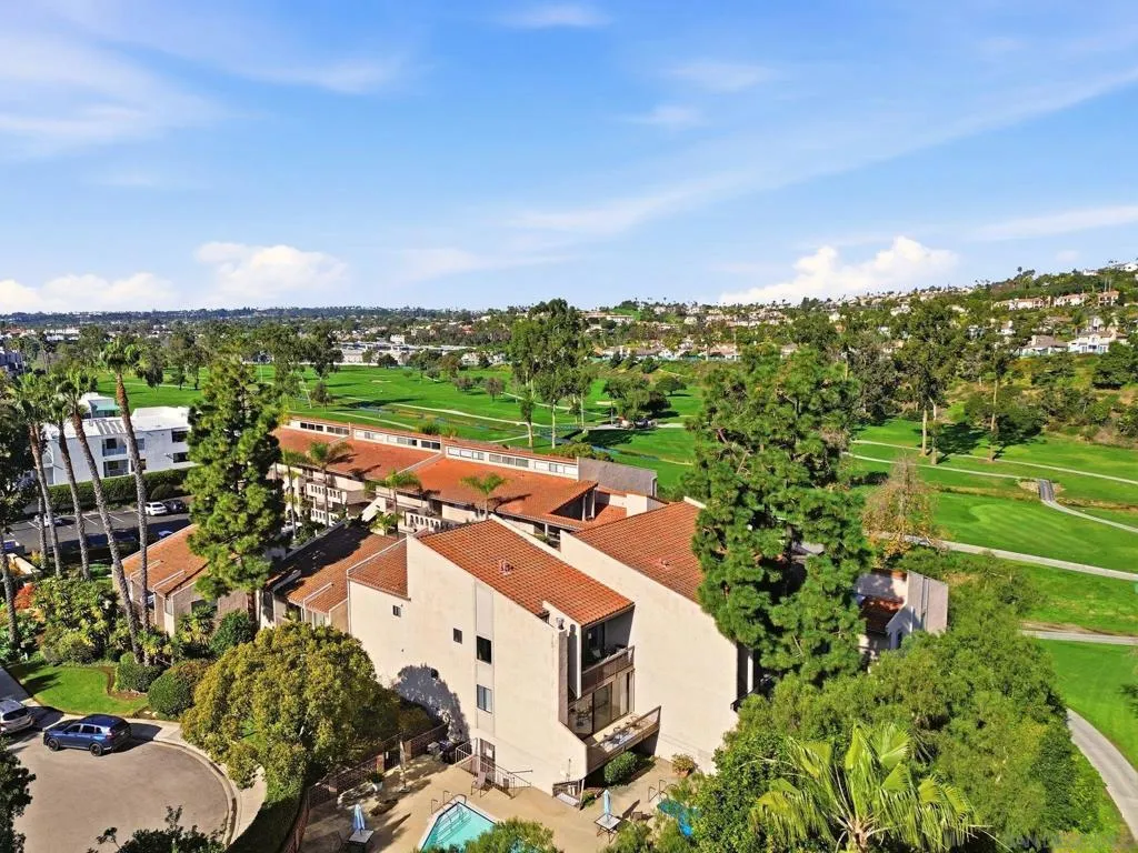 2564 Navarra Dr 115, Carlsbad, California 92009 home-pic-26