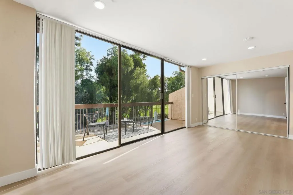 2564 Navarra Dr 115, Carlsbad, California 92009 home-pic-22