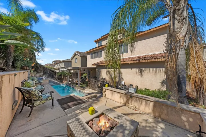 Back yard with pool and jacuzzi