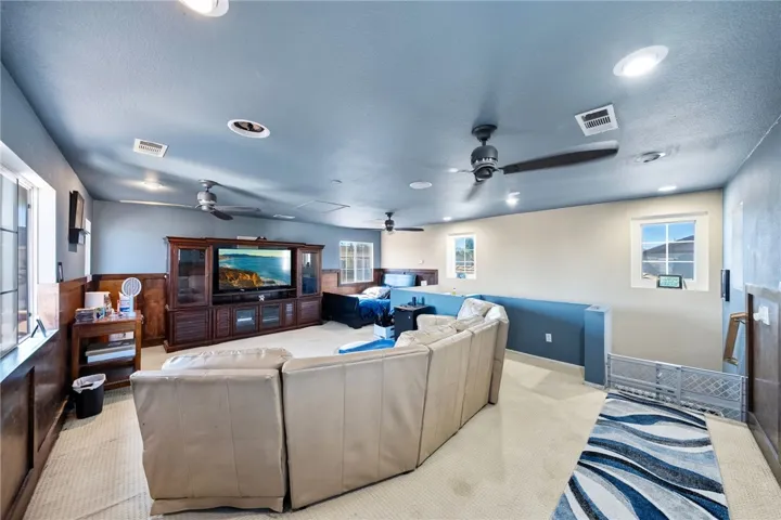 3rd story loft area (5th bedroom potential or make 2 additional bedrooms)