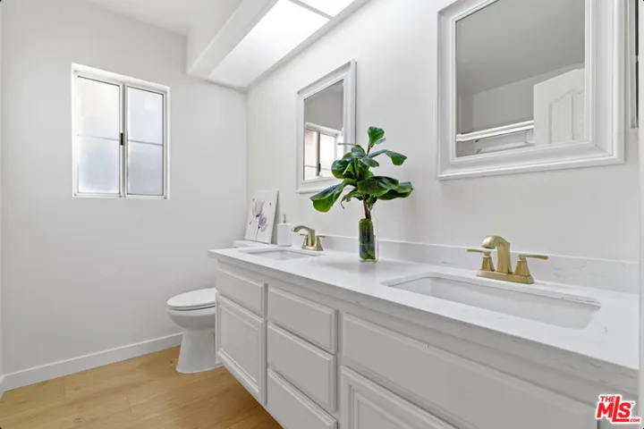 3rd Full Bathroom (Upstairs)