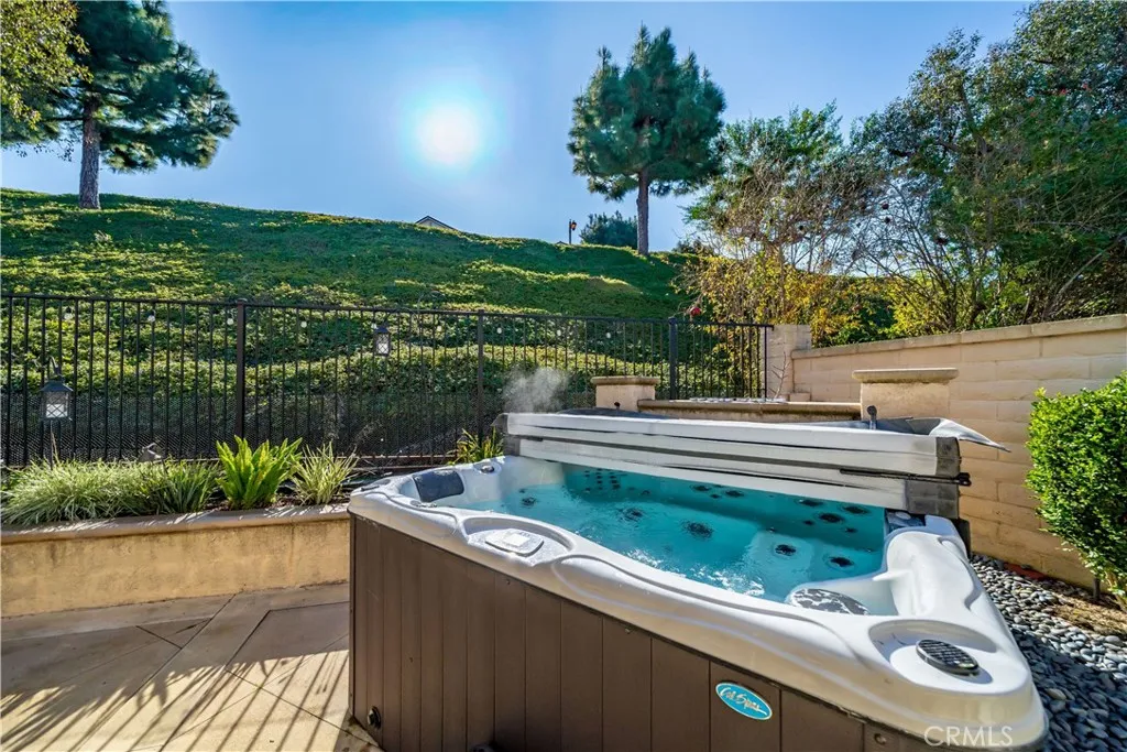 6430 E Oakview Lane, Anaheim Hills, California 92807 home-pic-2